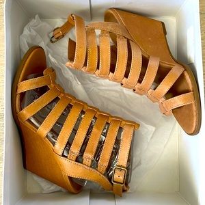Nude wedge sandals
